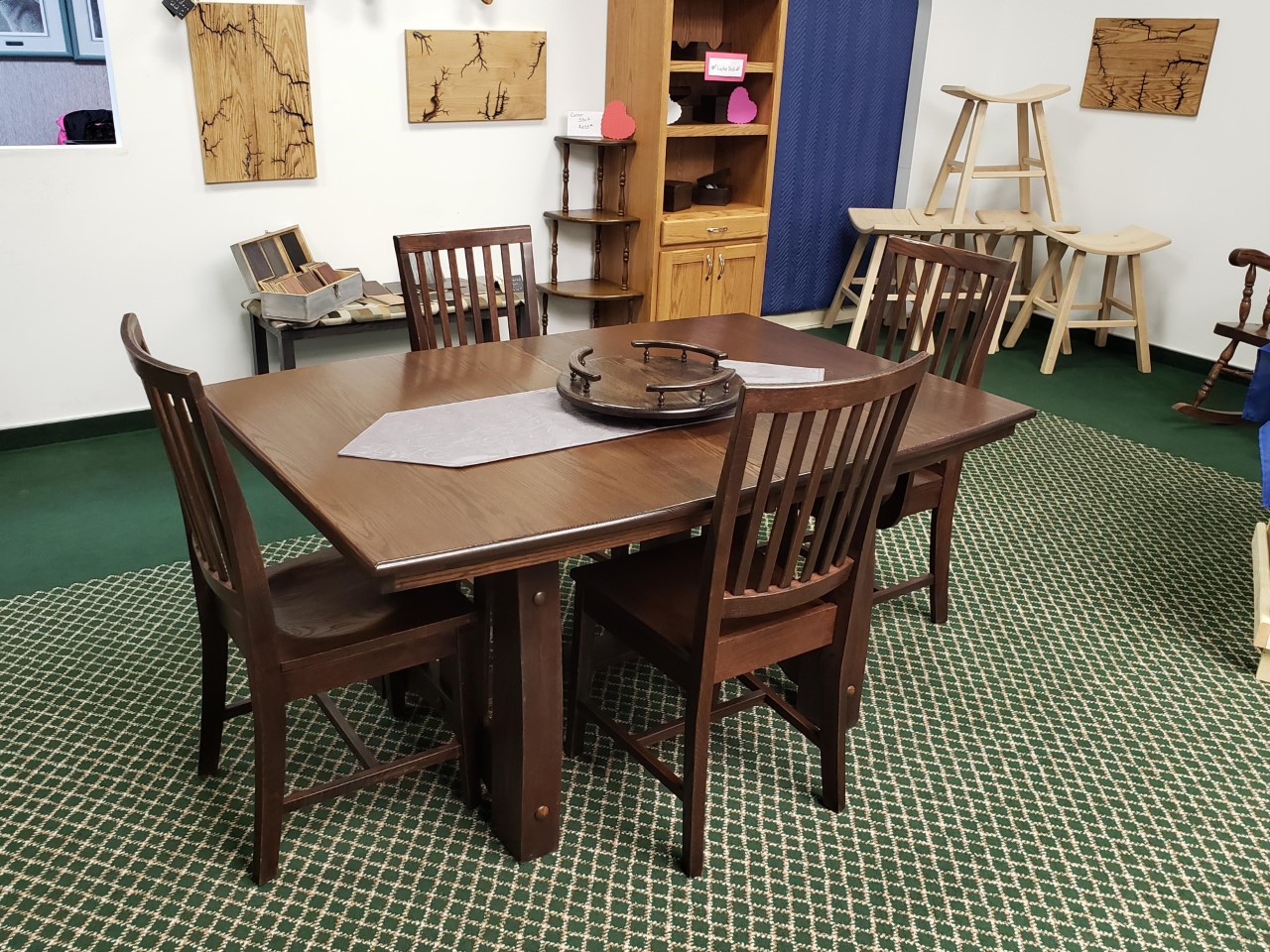 Dinning table with 4 chairs Dinning table with 4 chairs